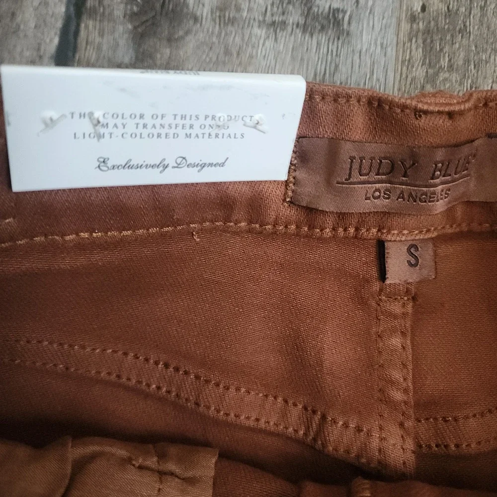 Judy Blue Denim Shorts Womens Small Brown Mid Rise Frayed Raw Hem JB150109 C